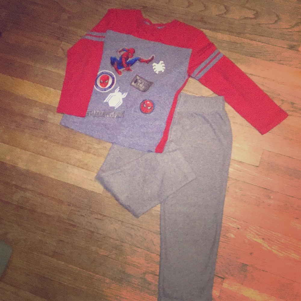 Boys size 5/6 fun Spider-Man bundle - Picture 1 of 6